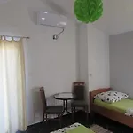 Apartmán In With Terrace, Air Conditioning, Wifi, Washing Machine 4773-4