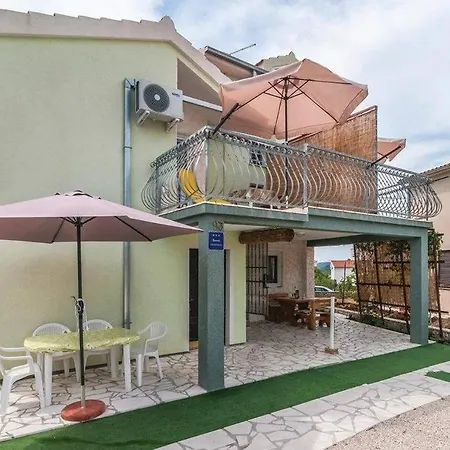 In With Terrace, Air Conditioning, Wifi, Washing Machine 4773-4 Razanj