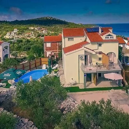 In With Terrace, Air Conditioning, Wifi, Washing Machine 4773-4 Ražanj