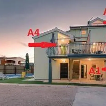 In With Terrace, Air Conditioning, Wifi, Washing Machine 4773-4 Apartment