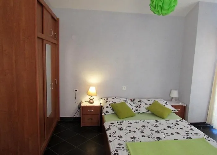 Daire In With Terrace, Air Conditioning, Wifi, Washing Machine 4773-4 Ražanj