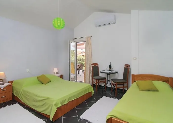 Apartman In With Terrace, Air Conditioning, Wifi, Washing Machine 4773-4 Razanj