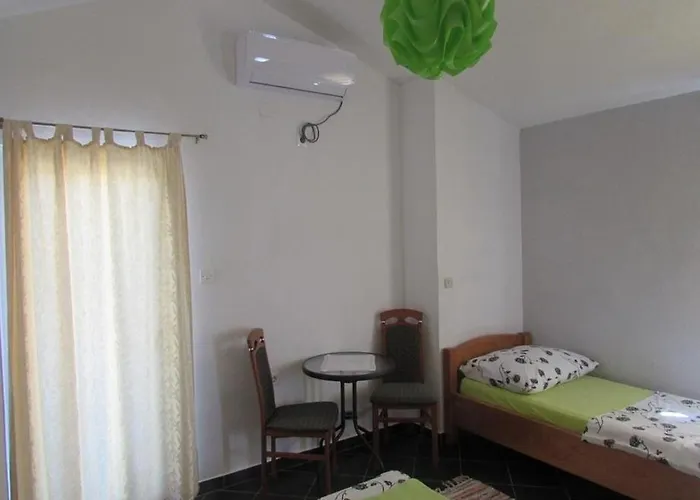 Apartman In With Terrace, Air Conditioning, Wifi, Washing Machine 4773-4